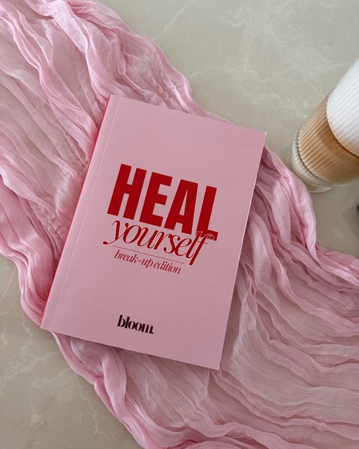 Kundin mit ihrem Bloom Journal
