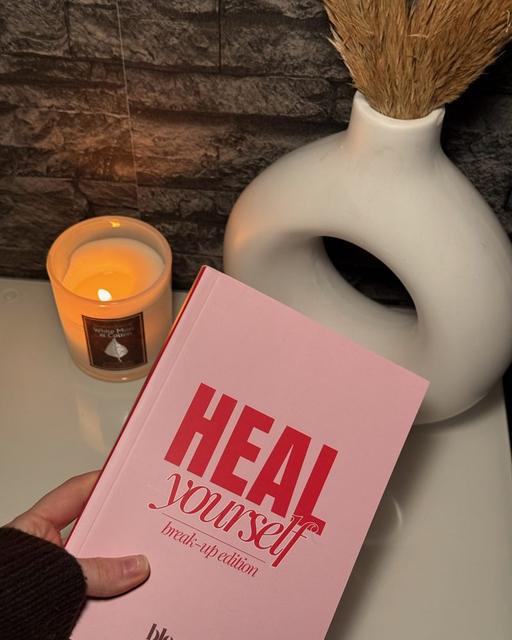 Kundin mit ihrem Bloom Journal